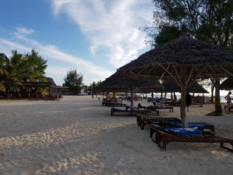 Kendwa Beach, next to Nungwi Beach 肯德瓦滩