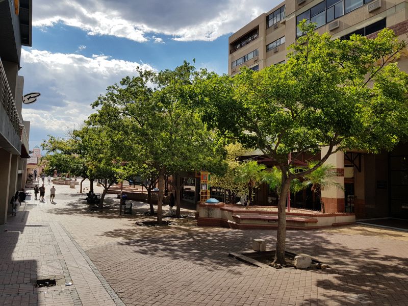 A pedestrian mall in Windhoek city center 温得和克市中心步行街