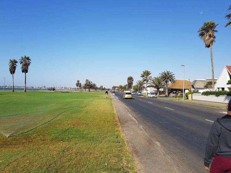 Walvis Bay, only half an hour from Swakopmund 鲸湾 , 离斯瓦科普蒙德只半小时