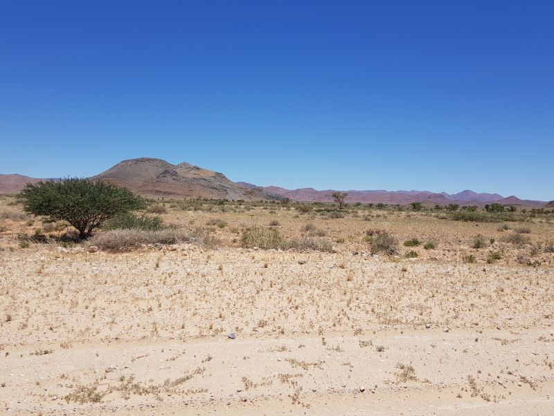 On the way to Sossusvlei, quiet beauty 到索苏维来风景，寂静的美