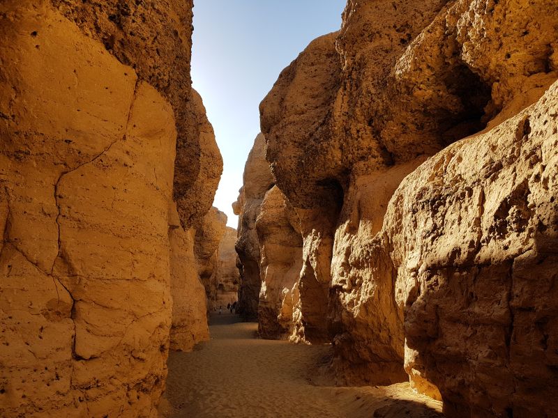 Canyon near Siesrem. Siesrem附近的峡谷