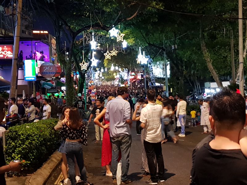 Street in Kuala Lumpur decorated for the New Year 吉隆玻迎接新年街景