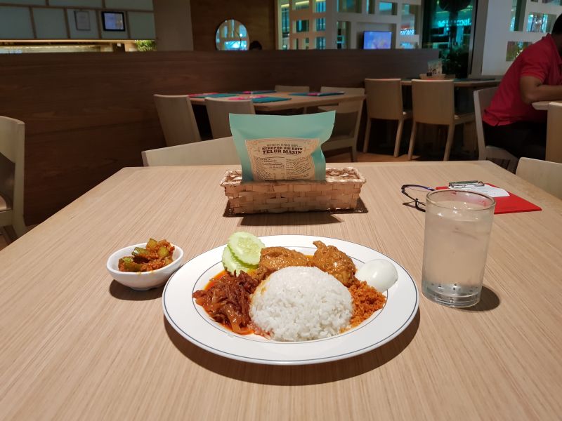 Nasi Lemak, popular Malaysian food 椰浆饭, 马来西亚代表作