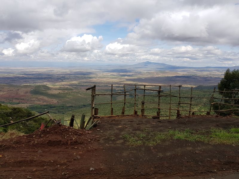 Rift Valley, on the way to Masai mara 到马赛马拉路经的裂谷