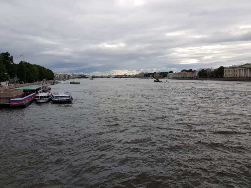 Neva River through St.Petersburg 圣彼得堡;的涅瓦河