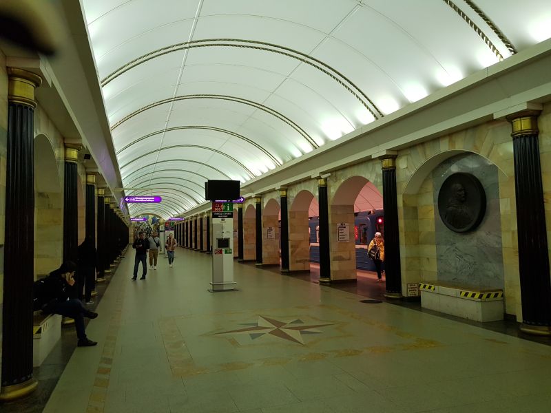 Artistic St. Petersburg subway station 艺术特色圣彼德堡地铁站