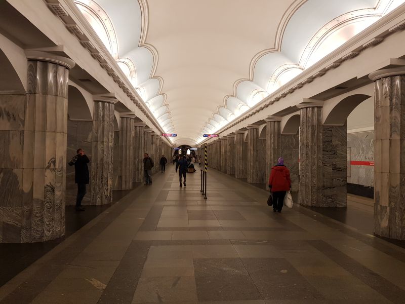 Artistic St. Petersburg subway station 艺术特色圣彼德堡地铁站