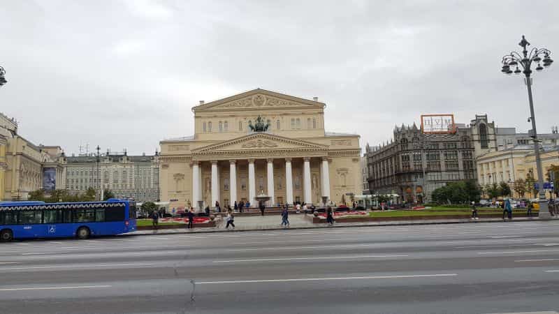 The famous Bolshoi Theatre 著名莫斯科大彼得罗夫大剧院