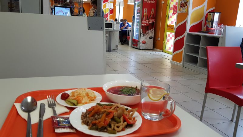 Lunch in Ulan-Ude's Russian styled cafeteria 乌兰乌德市俄式自助餐厅午餐