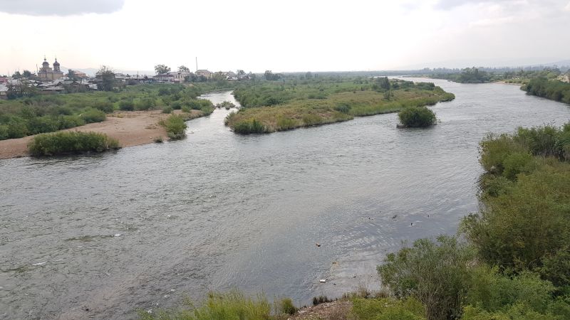 River flowing through  Ulan-Ude 穿流乌兰乌德河流