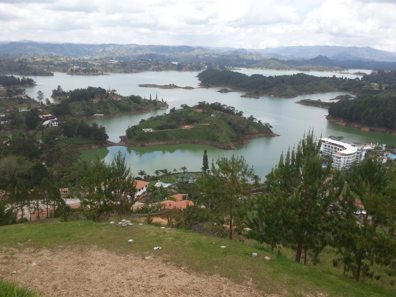 Beautiful Guatape 瓜塔佩的湖光山色