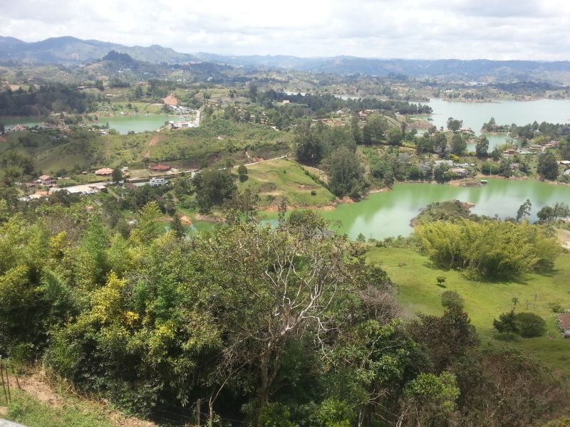 Beautiful Guatape 瓜塔佩的湖光山色