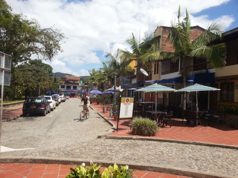 Guatape town 瓜塔佩小镇