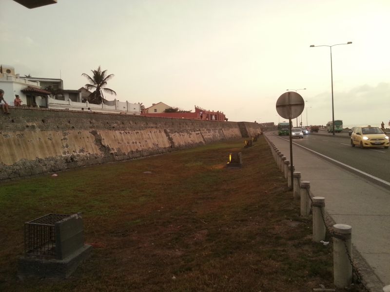 The walls of Cartagena at sunset 夕阳下的卡塔赫纳城墙