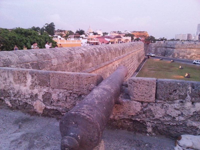 The walls of Cartagena in the sunset 夕阳下的卡塔赫纳城墙