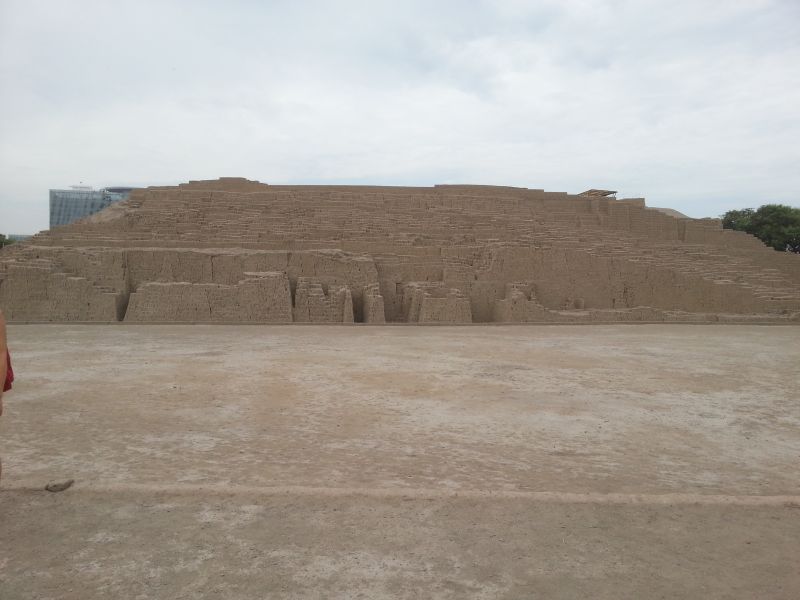 Pre-inca ruin Huaca Pucllana in Lima 利马的胡亚卡普克亚纳金字塔祭坛