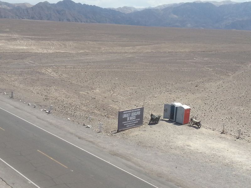 Nazca lines in the desert 纳斯卡沙漠的地画