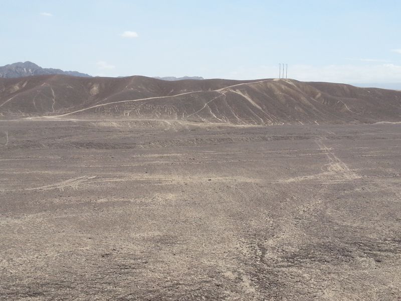 Nazca lines on the hills in the desert 纳斯卡地画