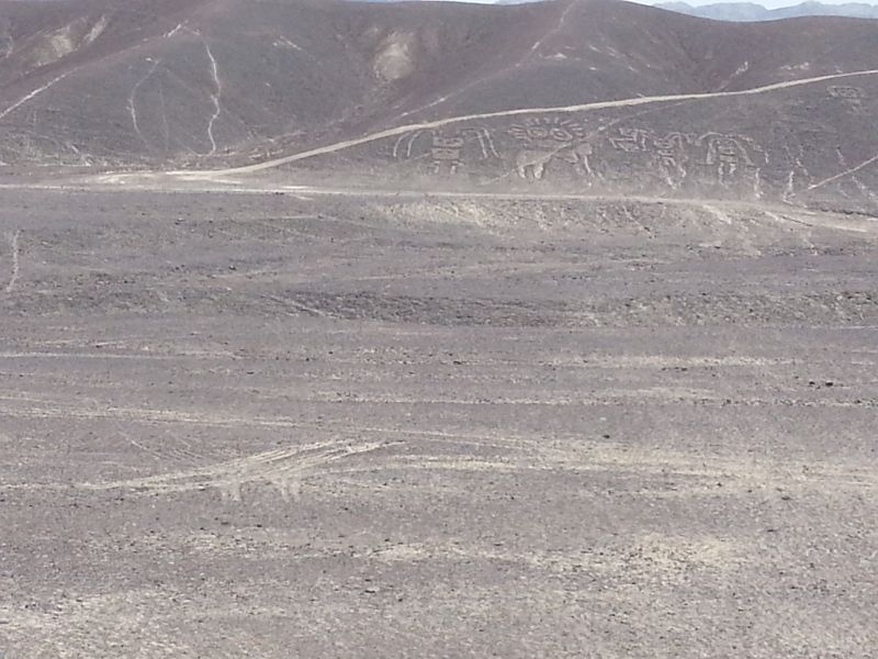 Nazca lines on the hills in the desert 纳斯卡地画