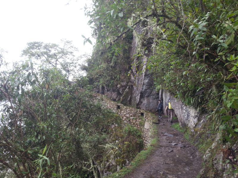 Path around the mountain at Machu Picchu 马丘比丘山腰走道