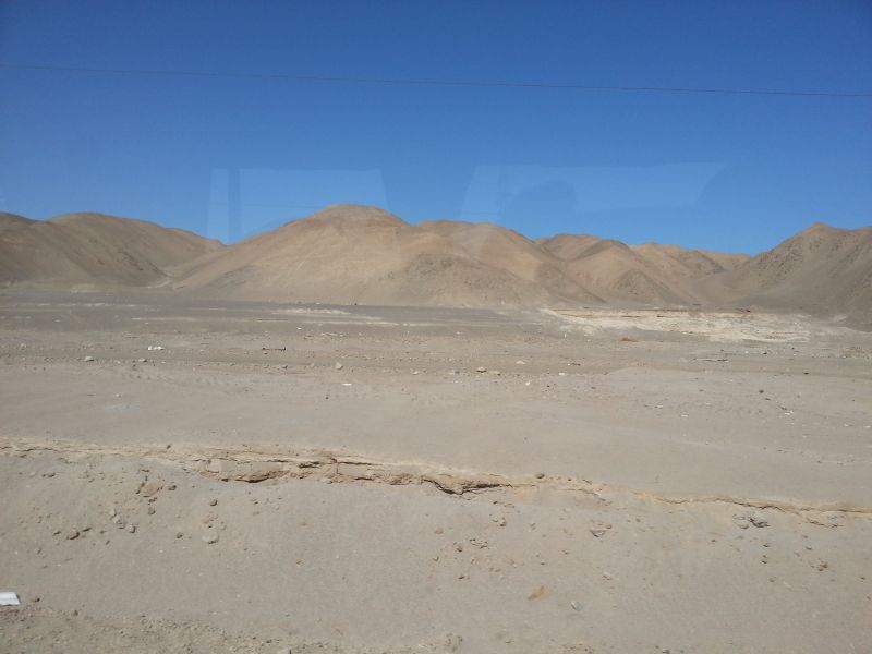 Desert landscape on the way to Iquique 到伊基克一路沙漠地貌