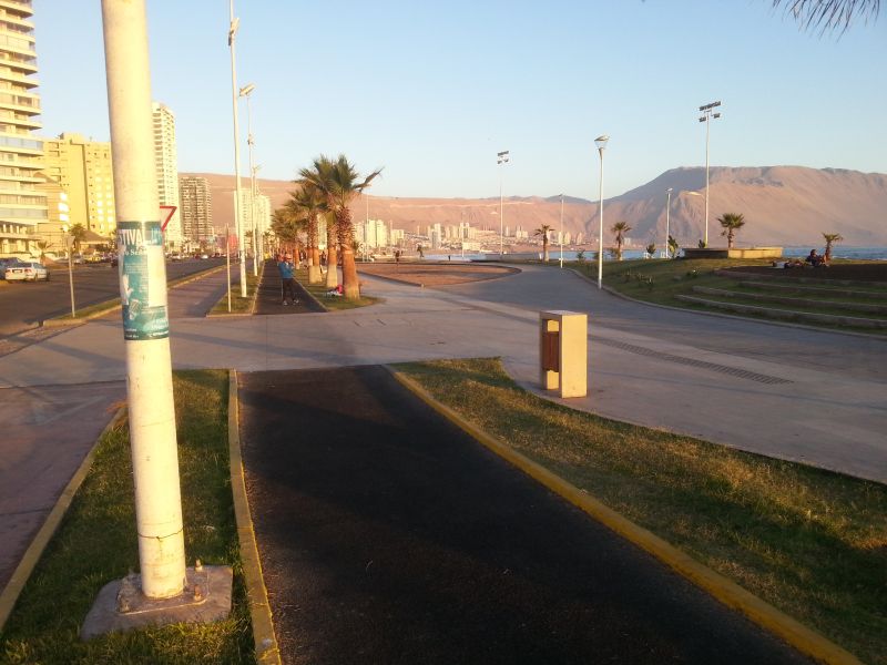 Iquique beach rest area 伊基克海滩休闲区