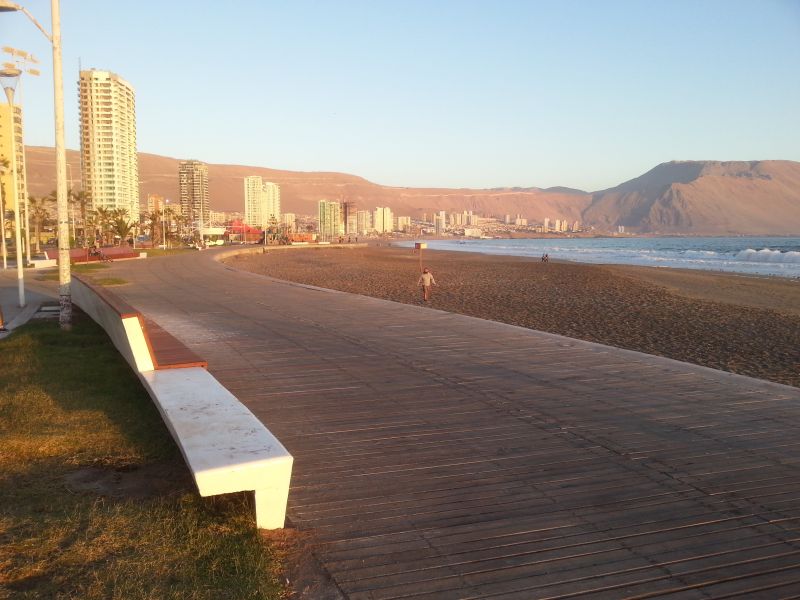 Iquique beach rest area 伊基克海滩休闲区