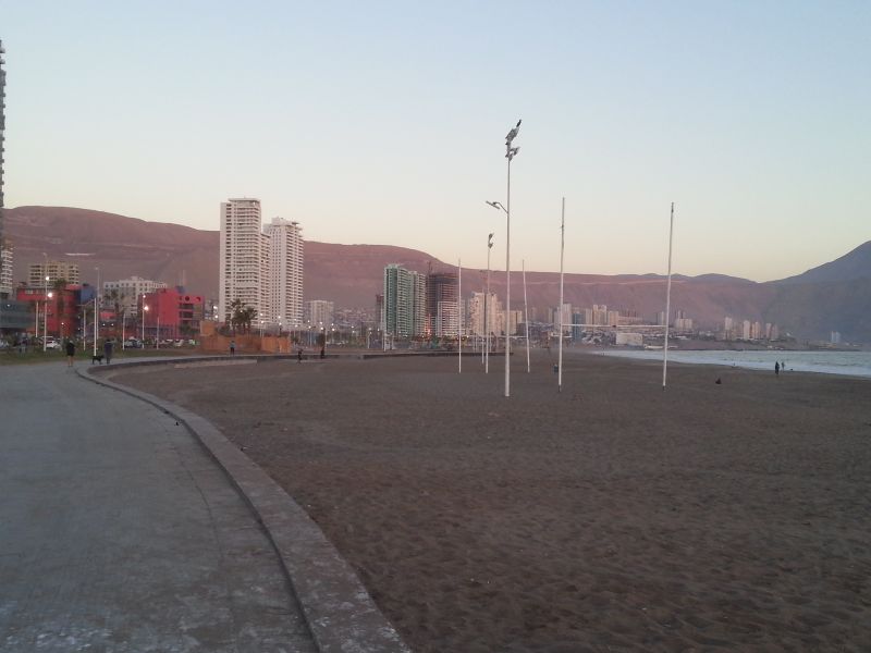 Iquique beach rest area 伊基克海滩休闲区