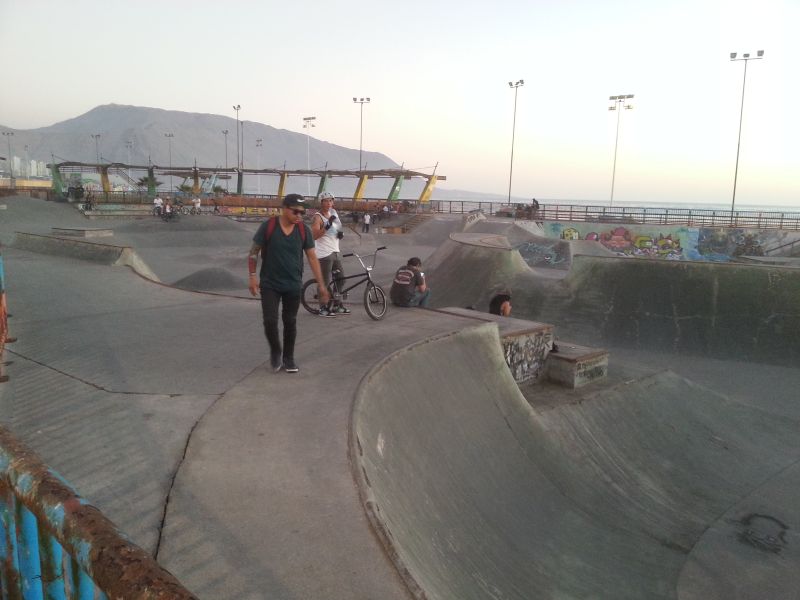 Iquique beach board skating rink 伊基克海滩滑板场