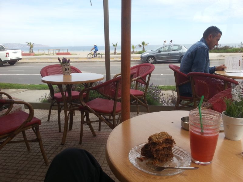 Coffee break at beach front 在海滩前咖啡厅喝茶小歇