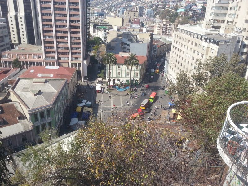 Valparaiso from the top of the hill 山顶上的瓦尔帕莱索市容