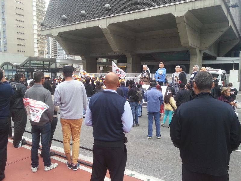 Protest on main streets of Sao Paolo city center 圣保罗市中心抗议人群堵住大道