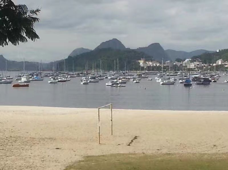 The beaches and rocks in Rio 在里约市内的海滩奇山