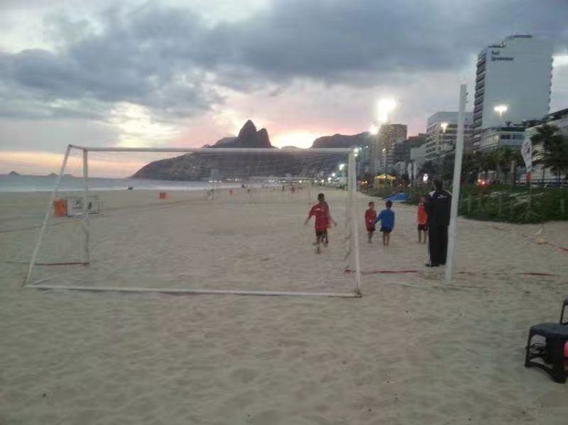 Ipanema Beach at sunset 日落的伊帕内玛海滩