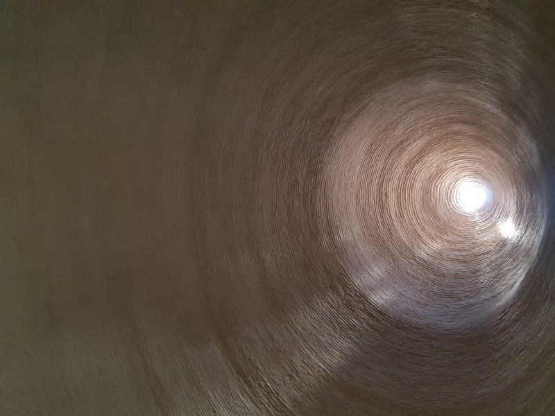 Pointy ceiling of the ancient ice house 古冰房的高尖天花板