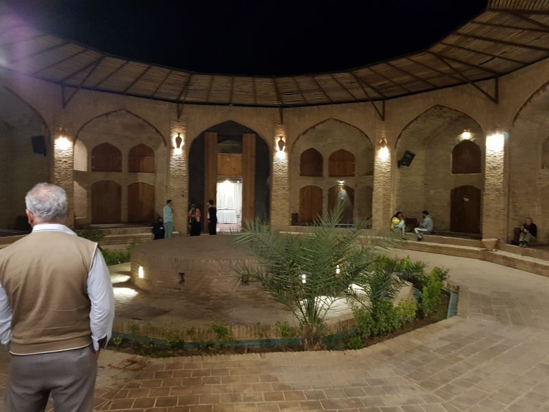 Center courtyard  of  Zein o din caravanserai 扎因奥丁古商队客栈中央庭院