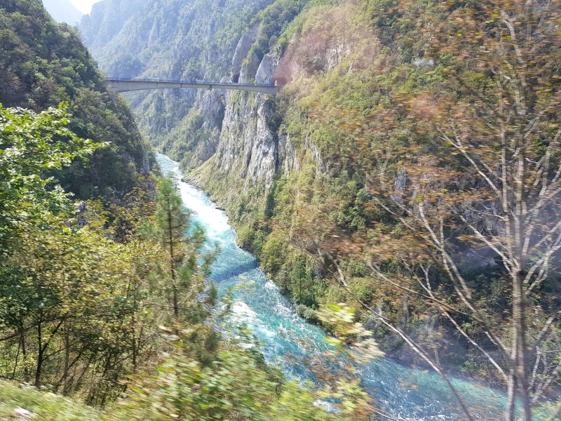 Valley and rapid on the way to Montenegro 往黑山美景 - 深谷急流