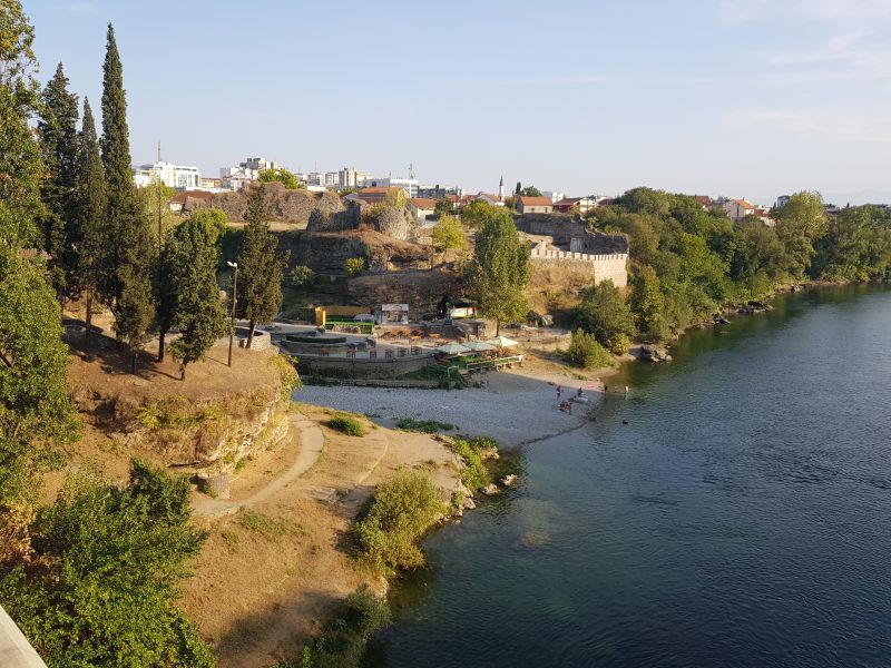 Moraca River and Ribnica River confluence 波德戈里察河和支流