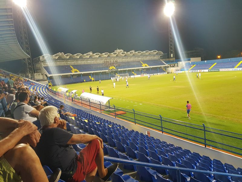 Night football match in the stadium in Podgorica 波德戈里察体育场晚上看球赛