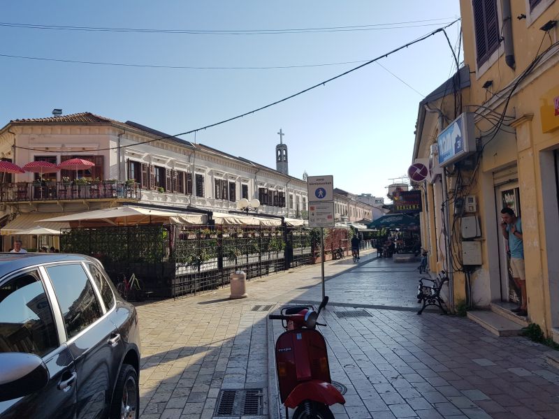 Restaurant street of Shkoder 餐厅酒吧街