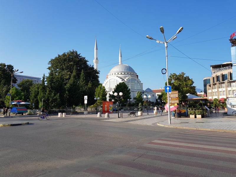 Ebu Bekr Mosque in center of Sckoder 城中心大回教堂