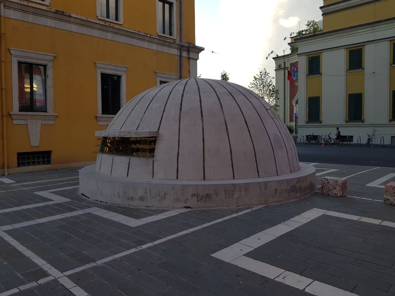 Bunker in Tirana city center 地拉那市中心地堡