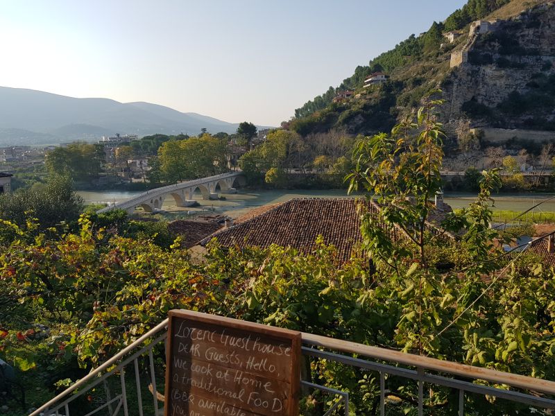 Gorica Bridge over the Osum River   培拉特Osum河上的Gorica桥