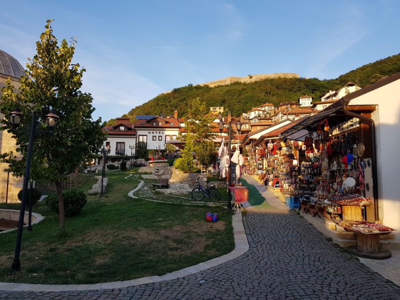 Souvenir shops 纪念品商店