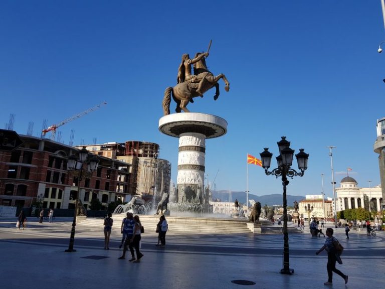 Warrior on a Horse in Macedonia Square “马上的战士”雕像
