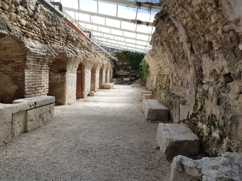 Old Roman bath 老罗马澡堂