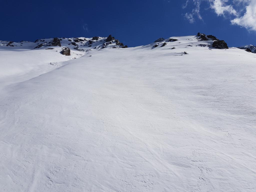 High up in the snow mountains 九云霄外雪山顶