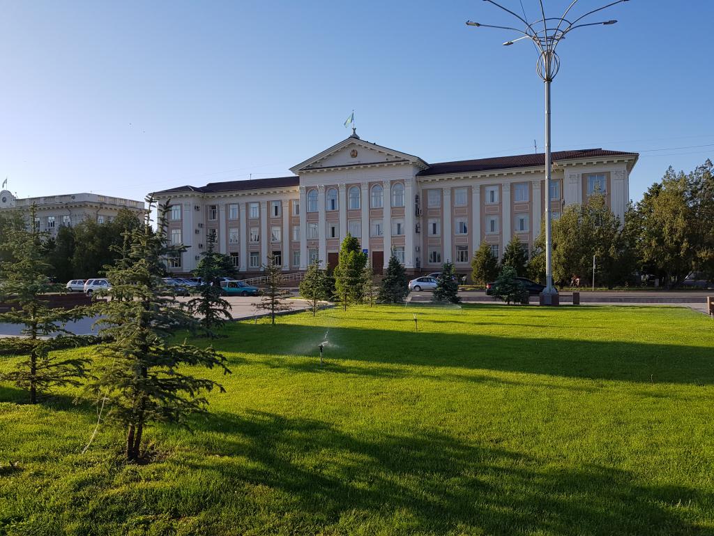 Government building in the Central Square 中央广场政府办公楼