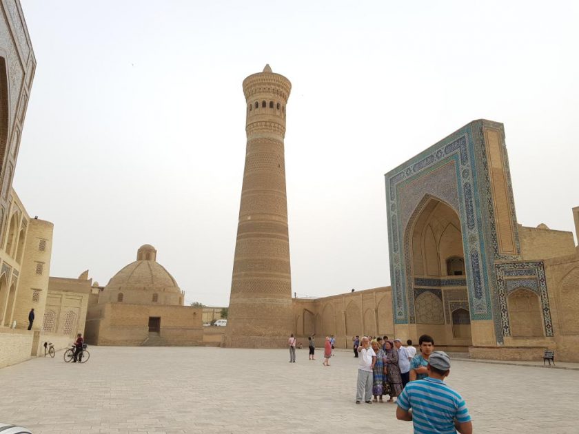 Poi Kalyon square - Kalyon Minaret and mosque, Mir-i-Arab Madrassa 老城区古尖塔，清真寺和广场