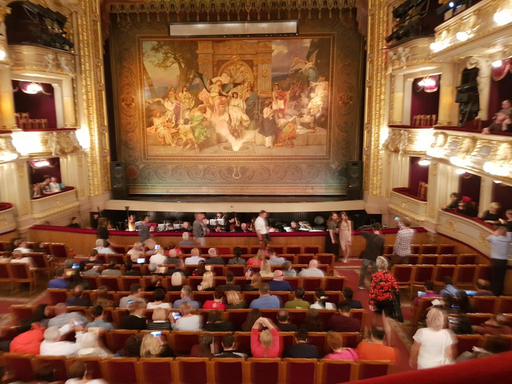 Lviv Ballet Theatre hall 在利沃夫欣赏芭蕾舞